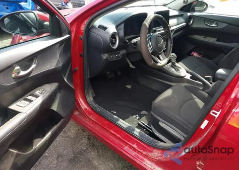 2021 Kia Forte Lxs z USA, uszkodzony, nr VIN 3KPF24AD0ME302379